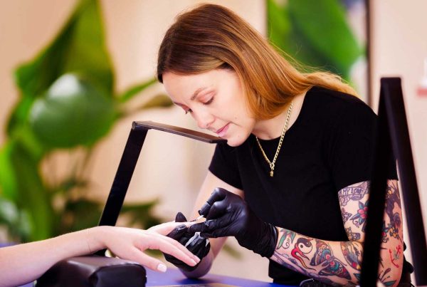 The Nail Art Club video opnames en fotografie nieuwe salon door Studio Guts - aan het werk